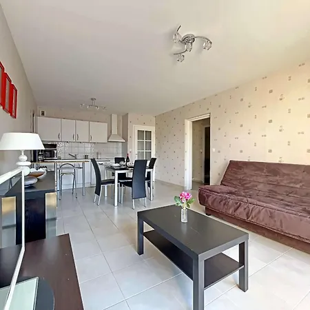 Grand T3 Idealement Situe Proche Et Commerces Avec Balcon Et Parking A - Fr-1-646-39 Berck
